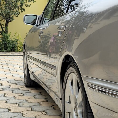Mercedes E 320-3