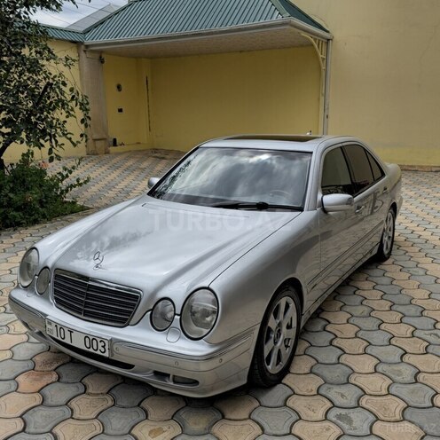 Mercedes E 320-5