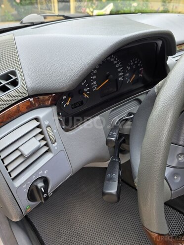 Mercedes E 320-10