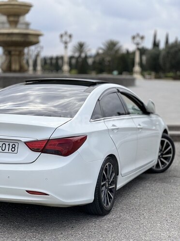 Hyundai Sonata-6