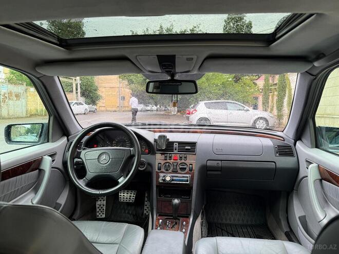 Mercedes C 240-11