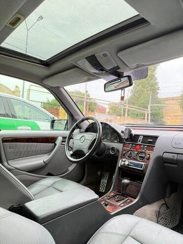 Mercedes C 240-10
