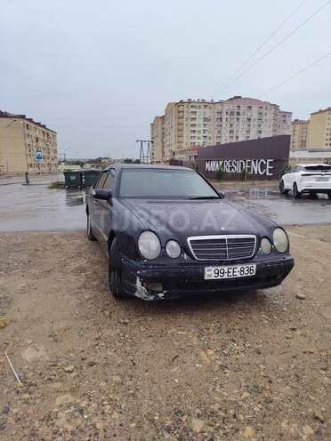 Mercedes E 200-1