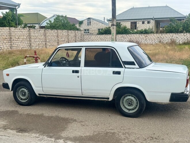 LADA (VAZ) 2107-2