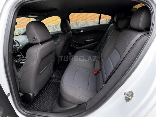 Chevrolet Cruze-5