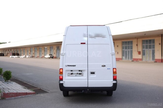 Ford Transit-2