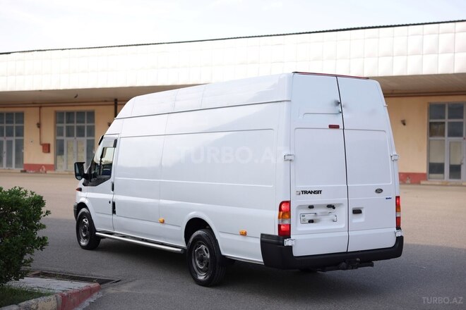 Ford Transit-6