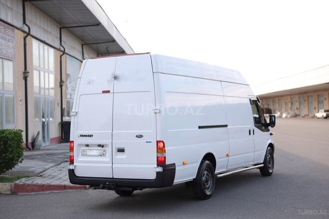 Ford Transit-7