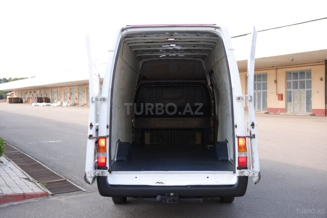 Ford Transit-8