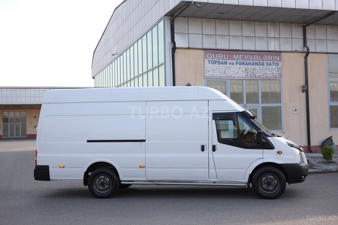 Ford Transit-3