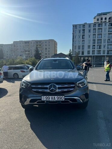 Mercedes GLC 300-1