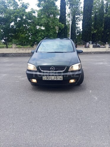 Opel Zafira-1