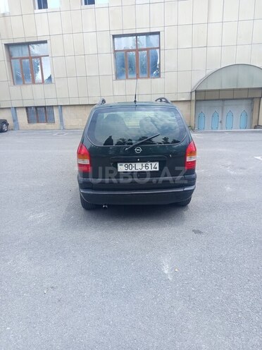 Opel Zafira-2