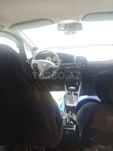 Opel Zafira-8