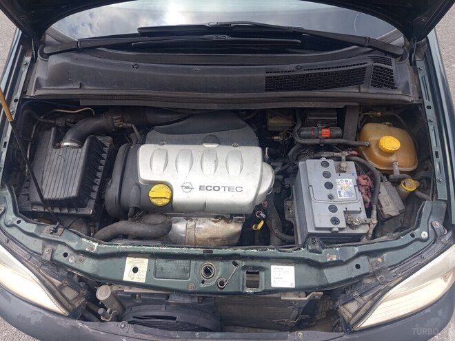 Opel Zafira-5