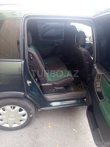 Opel Zafira-9
