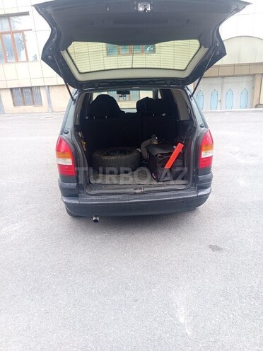 Opel Zafira-12
