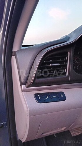 Hyundai Elantra-2