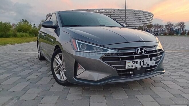 Hyundai Elantra-1