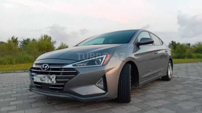 Hyundai Elantra-4