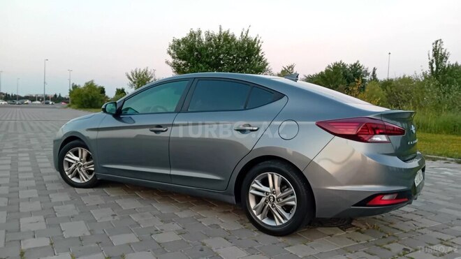 Hyundai Elantra-5