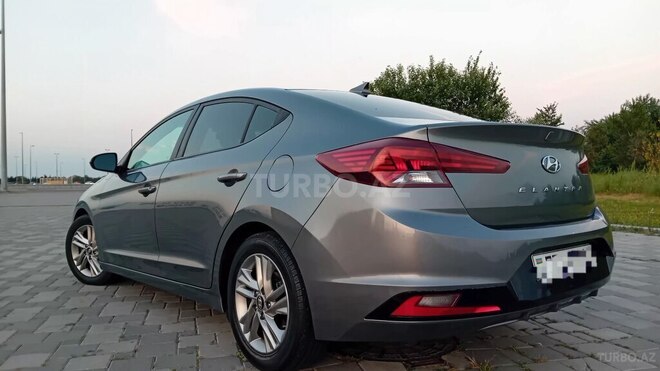 Hyundai Elantra-6