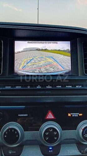 Hyundai Elantra-8