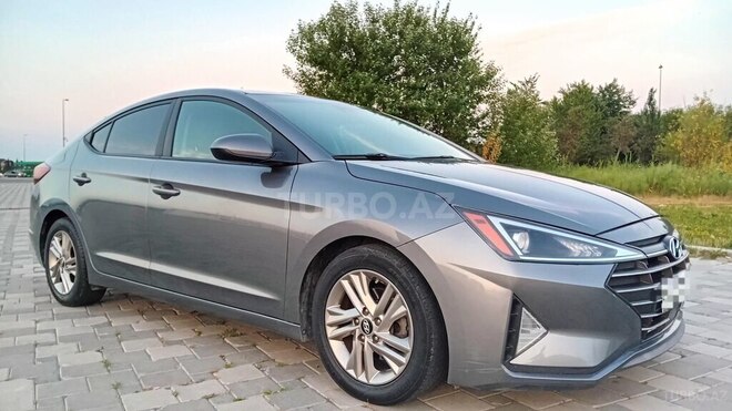 Hyundai Elantra-13