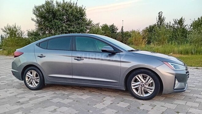 Hyundai Elantra-15