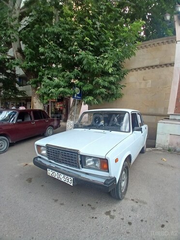 LADA (VAZ) 2107-1