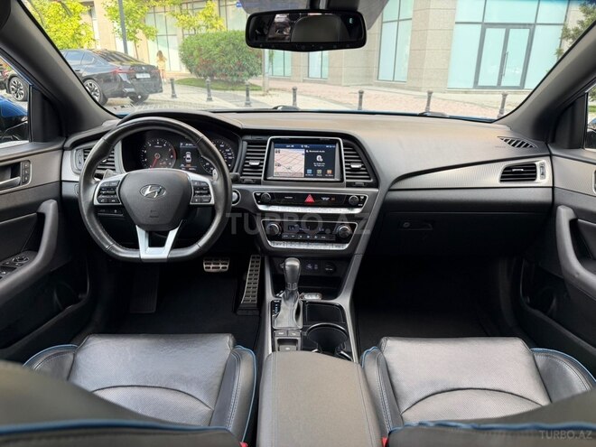 Hyundai Sonata-16