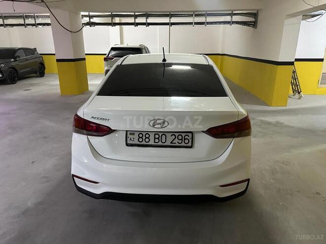 Hyundai Accent-6