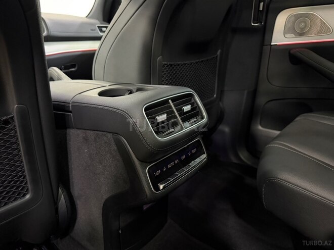Mercedes GLS 450 4MATIC-27