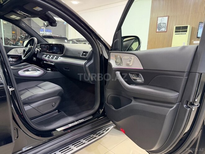 Mercedes GLS 450 4MATIC-33
