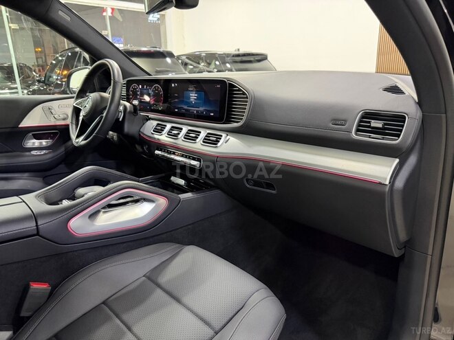 Mercedes GLS 450 4MATIC-38