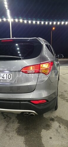 Hyundai Santa Fe-12
