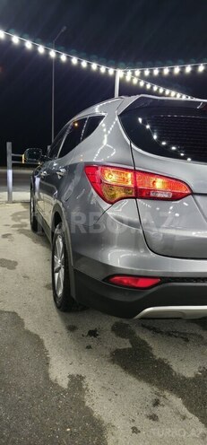 Hyundai Santa Fe-13