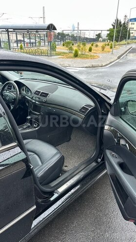 Mercedes E 280-11