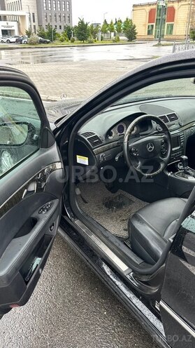 Mercedes E 280-10