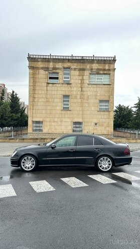 Mercedes E 280-4