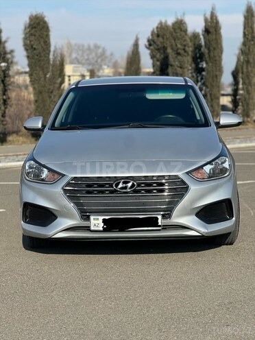 Hyundai Accent-1