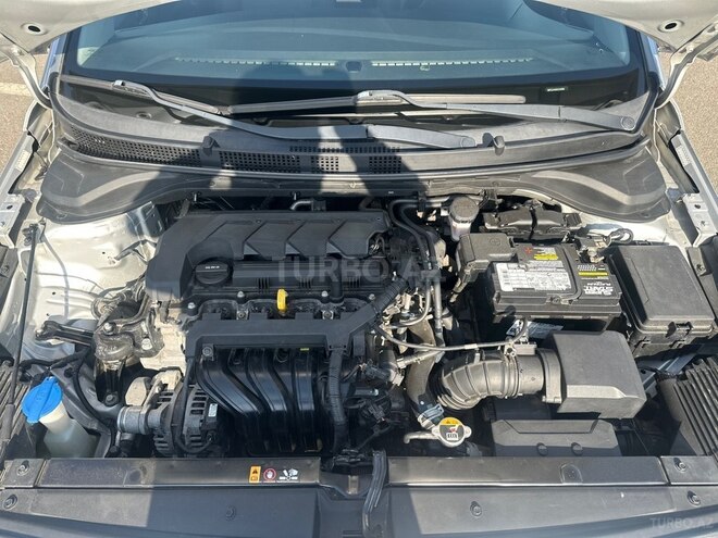 Hyundai Accent-7