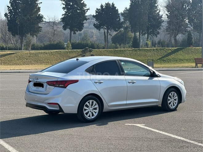 Hyundai Accent-6