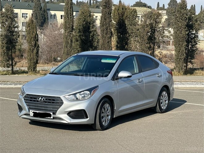 Hyundai Accent-4