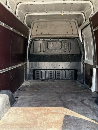 Ford Transit-14