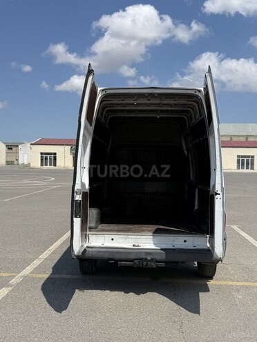 Ford Transit-10