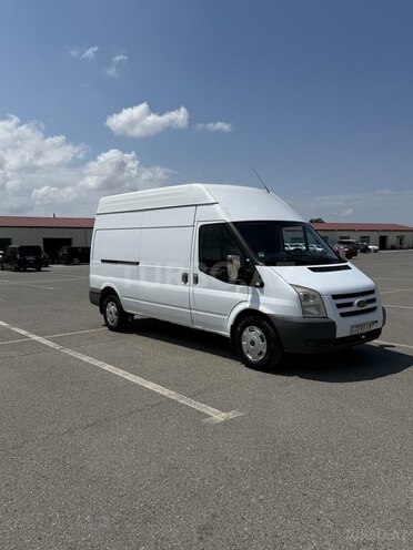 Ford Transit-8