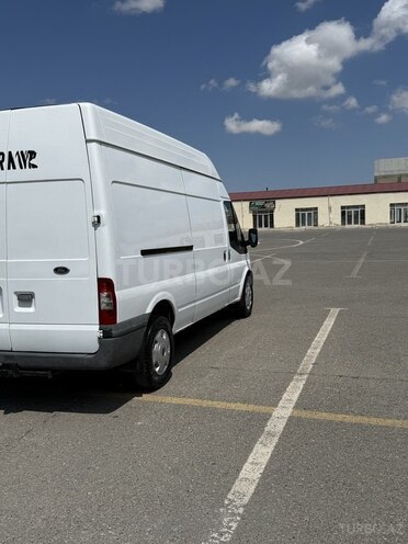 Ford Transit-6