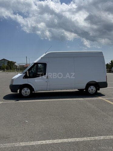 Ford Transit-5