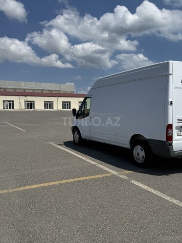 Ford Transit-4